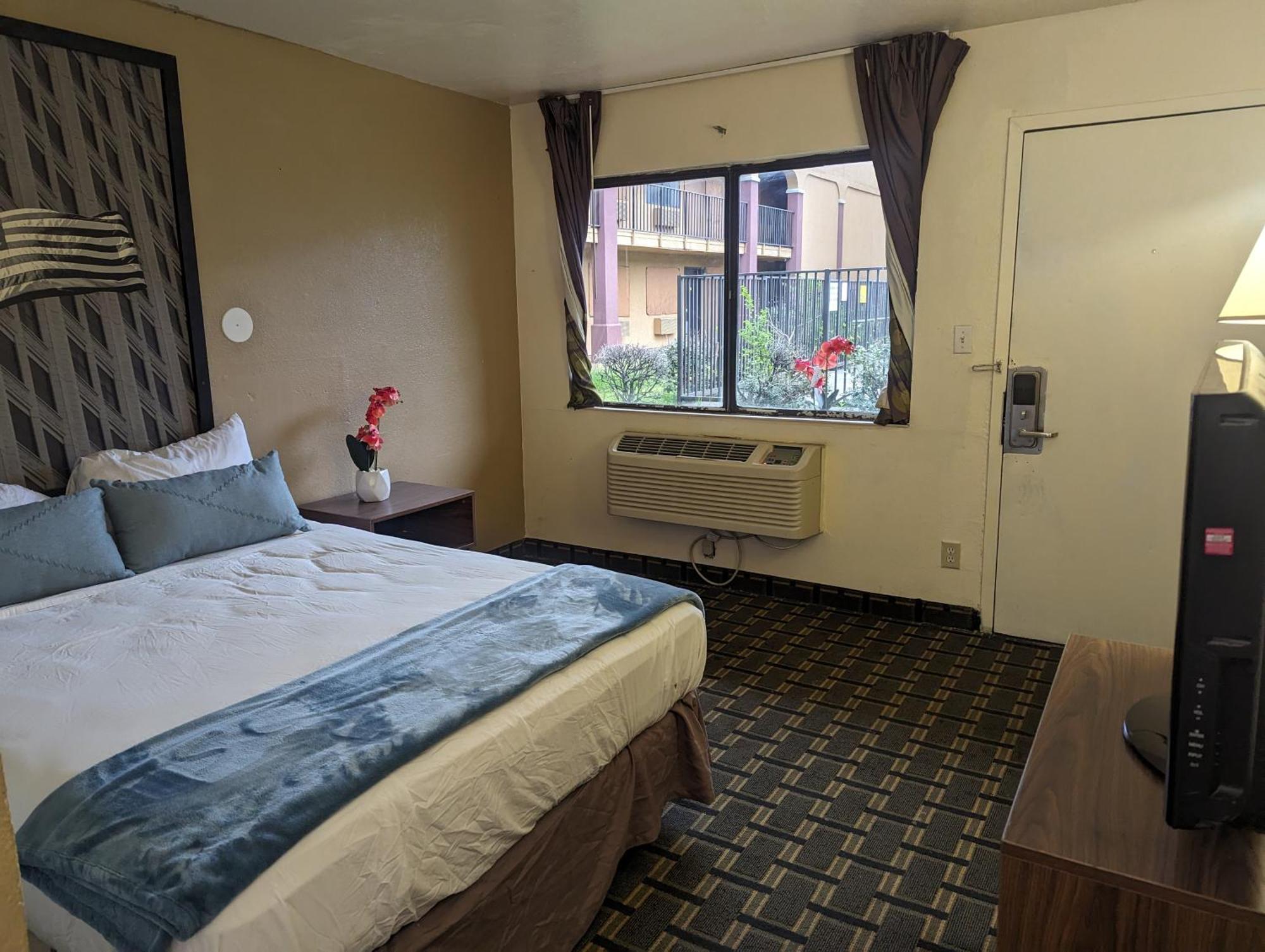 Southern Comfort Hotel Тълса Екстериор снимка